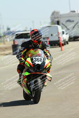 media/Sep-20-2025-TrackDaz (Sat) [[27f0cde673]]/Around the Pits/